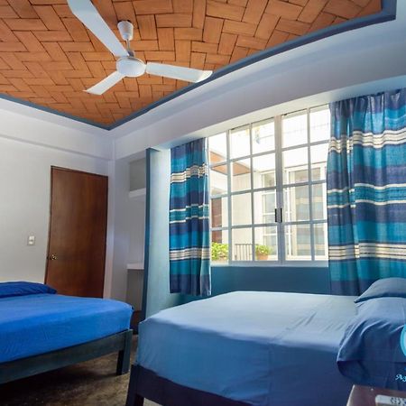 Hostal Azul Y Blanco Санта-Крус-Хуатулко Экстерьер фото