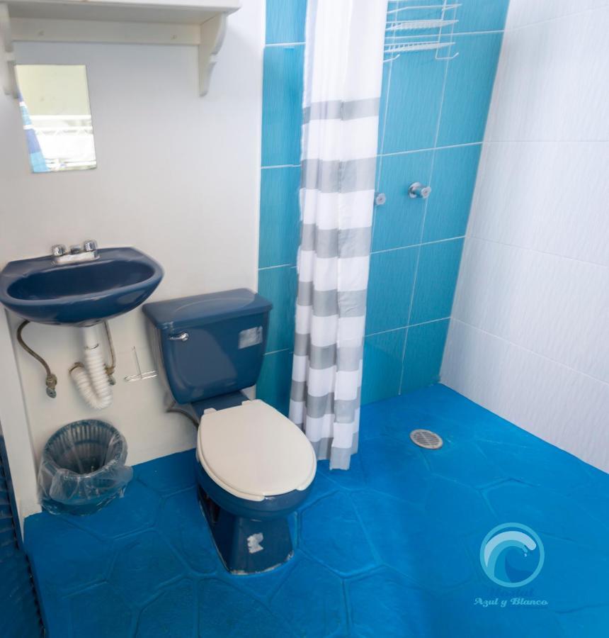 Hostal Azul Y Blanco Санта-Крус-Хуатулко Экстерьер фото