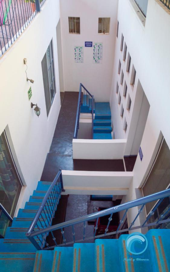 Hostal Azul Y Blanco Санта-Крус-Хуатулко Экстерьер фото