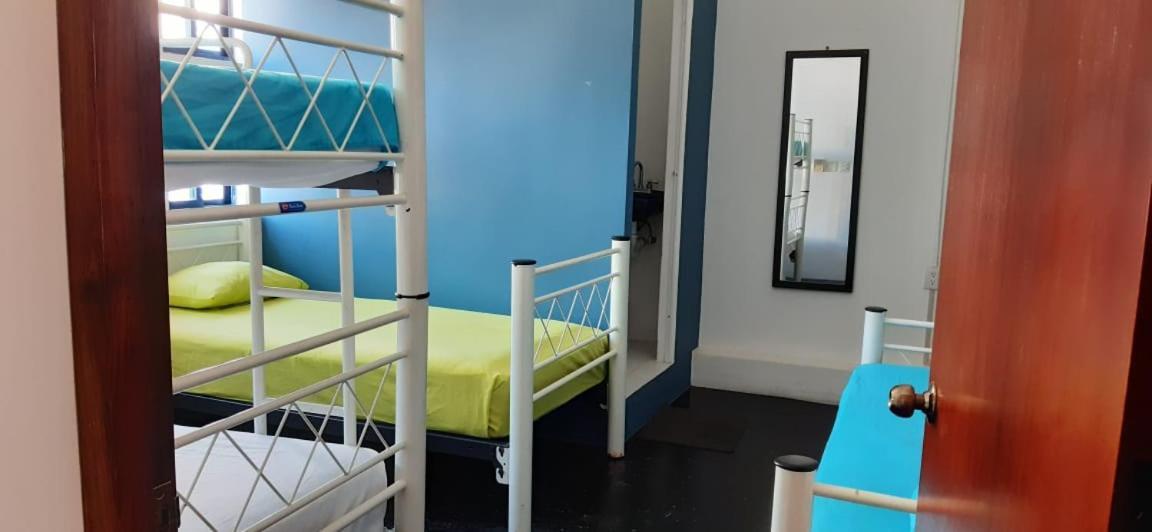 Hostal Azul Y Blanco Санта-Крус-Хуатулко Экстерьер фото