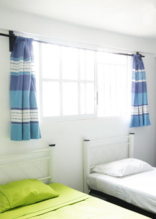 Hostal Azul Y Blanco Санта-Крус-Хуатулко Экстерьер фото