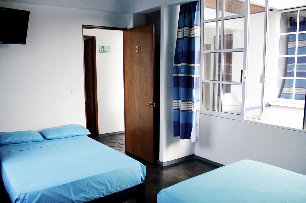 Hostal Azul Y Blanco Санта-Крус-Хуатулко Экстерьер фото